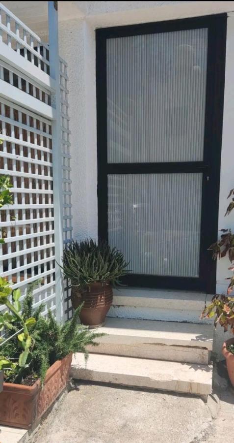 Private Bedroom Paphos Central Exterior foto